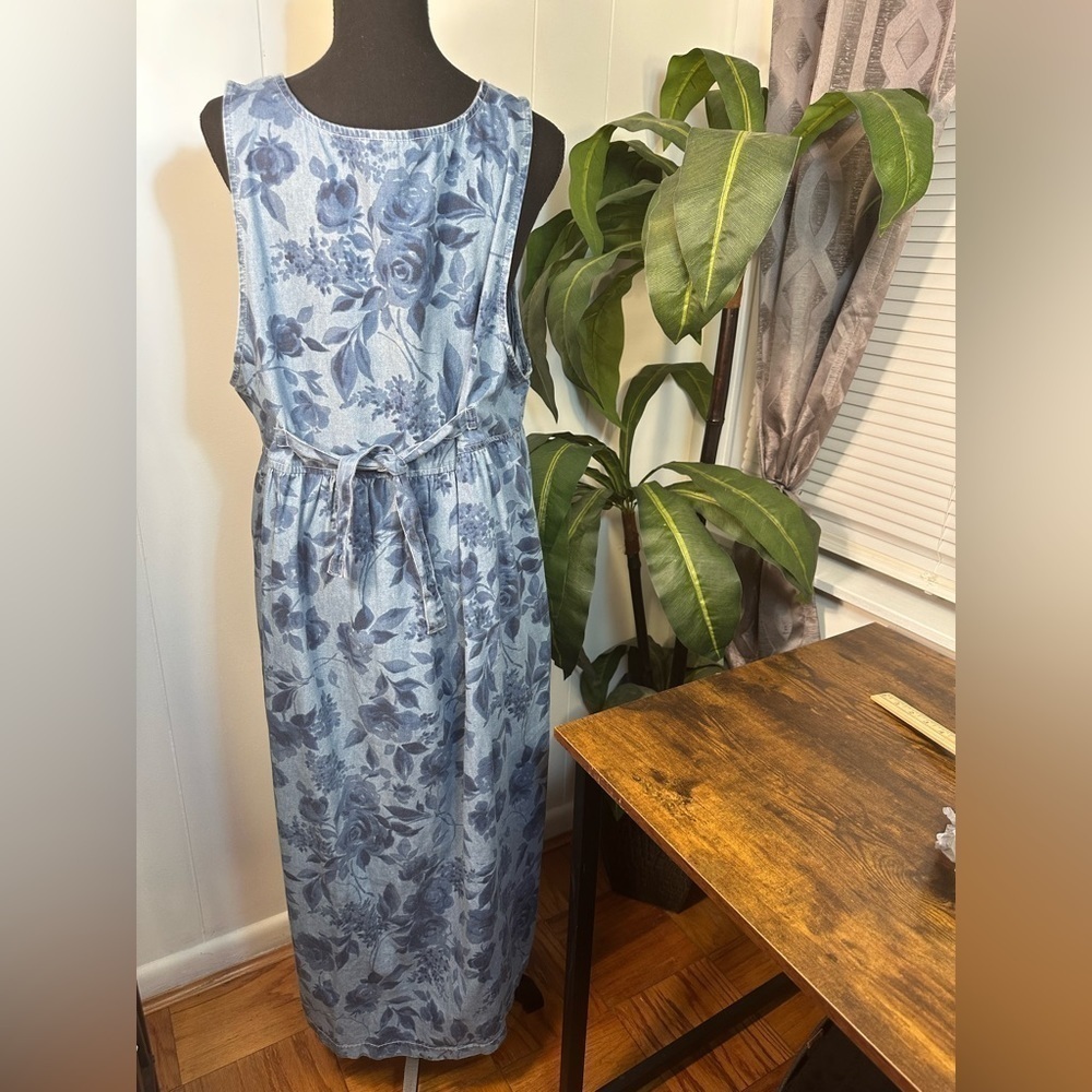 Capacity Women’s XL Denim Floral Dress - Picture 3 of 11